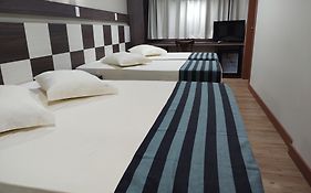 Hotel Maestro Express